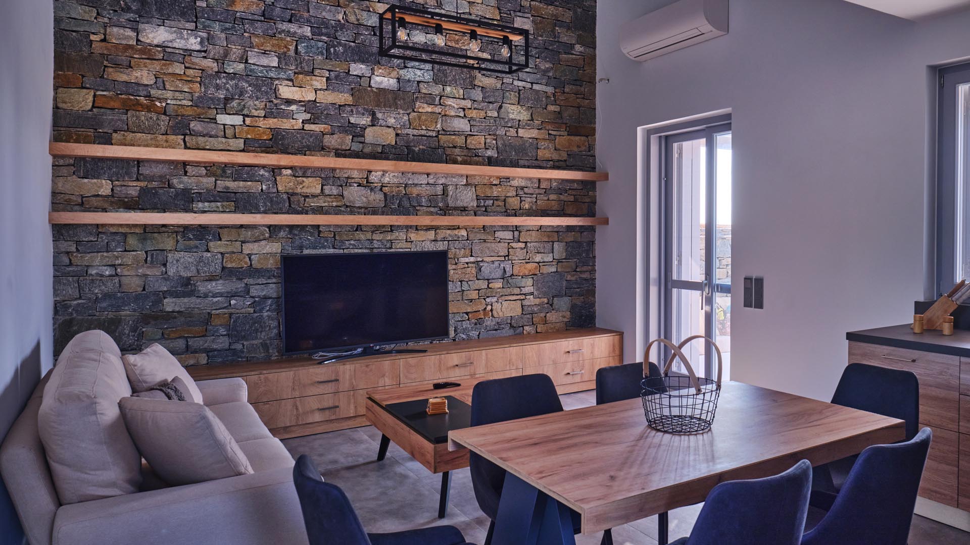 Indoor Sitting room Ouranos