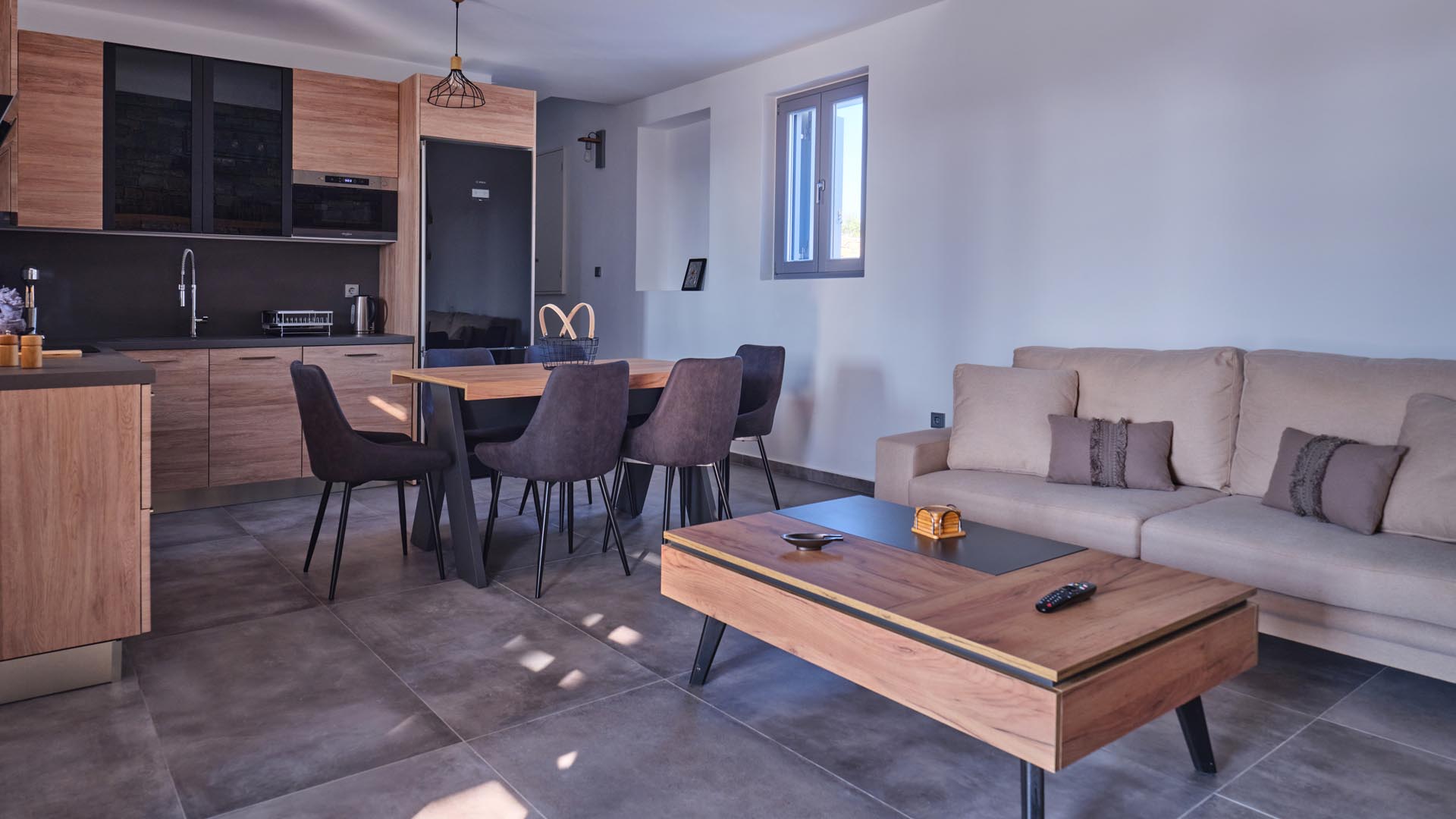 Indoor dining room Ouranos