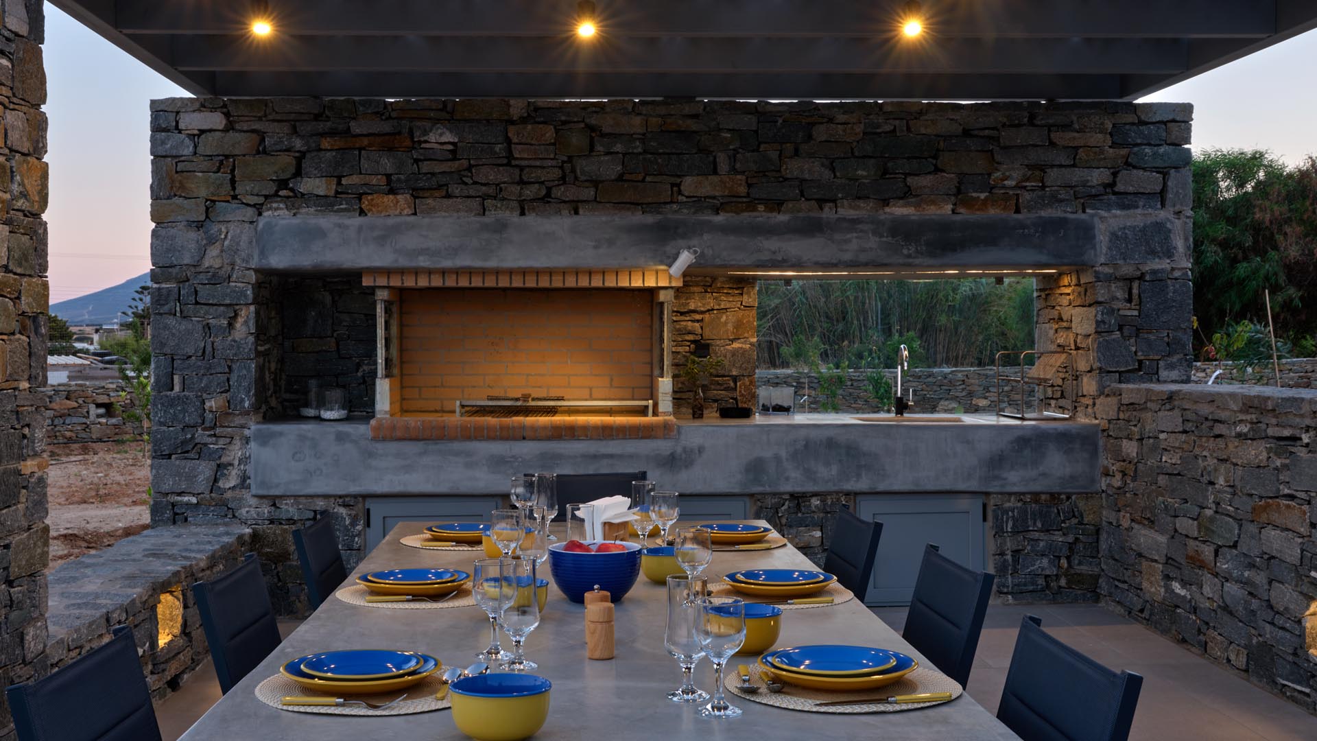 Outdoor BBQ Ouranos